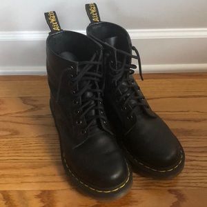 1460 WOMEN'S SMOOTH LEATHER LACE UP BOOT